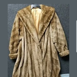 Kerrybrooke fashions fur coat Clearance